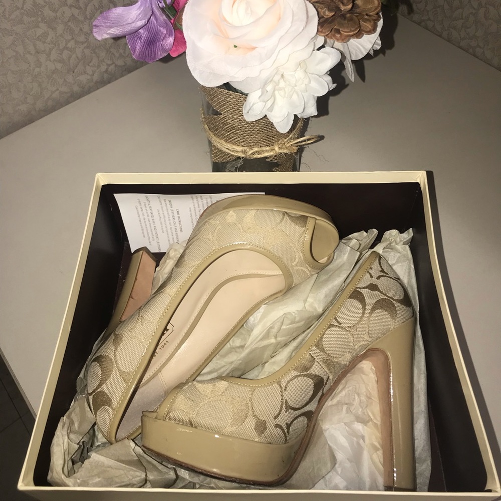 Coach Signature Pumps